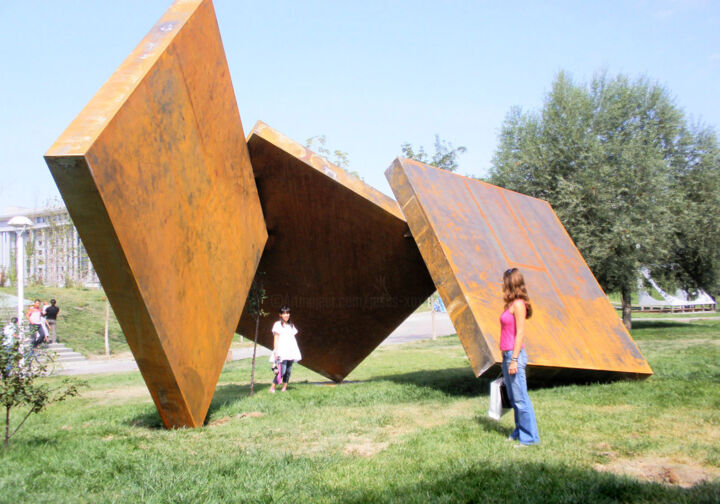 Rzeźba zatytułowany „Dólmen” autorstwa Jesús (Xuxo) Vazquez, Oryginalna praca, Metale