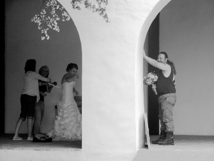 Φωτογραφία με τίτλο "WEDDING PARTY" από Jim Williams, Αυθεντικά έργα τέχνης, Φωτογραφική ταινία