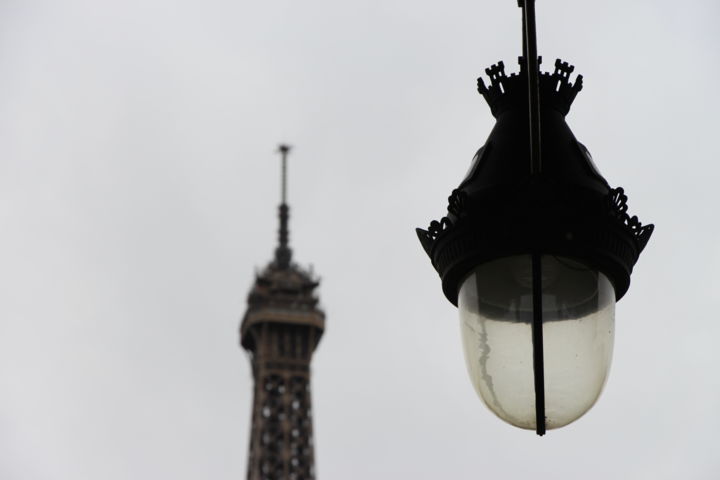 Photographie intitulée "EIFFEL & LIGHT" par Jls, Œuvre d'art originale