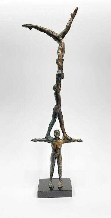 Sculpture intitulée "Circus Acrobats, no…" par Joanna Zakrzewska-Cholewa, Œuvre d'art originale, Bronze