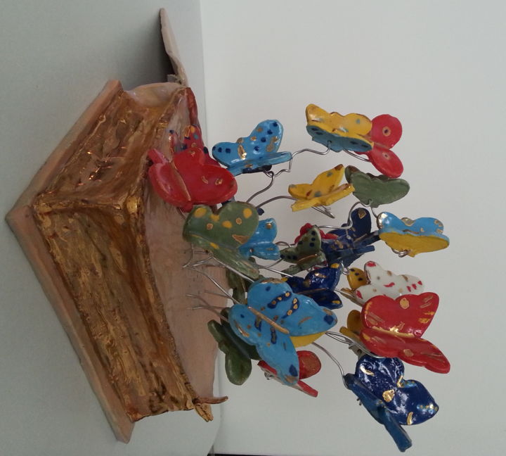 Γλυπτική με τίτλο "Livre aux papillons…" από Joëlle Thanel, Αυθεντικά έργα τέχνης, Κεραμικά