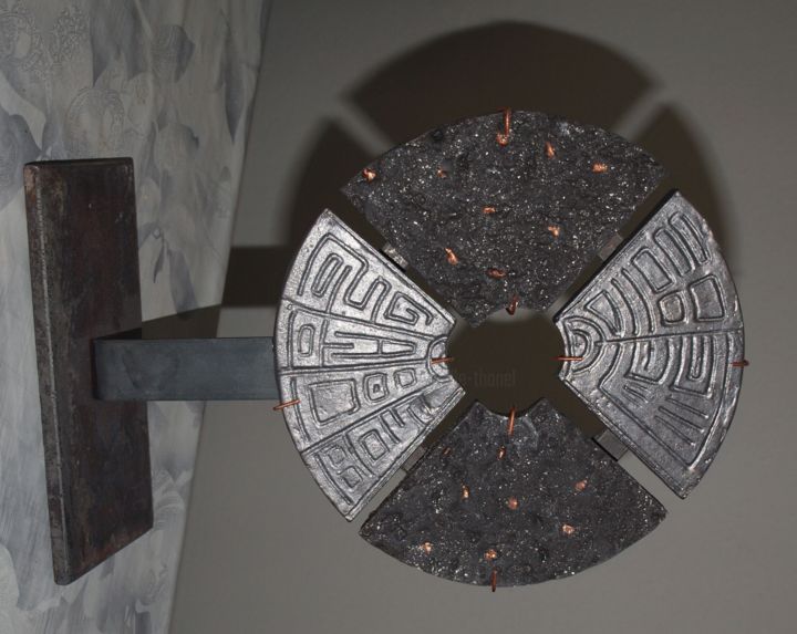 Sculpture titled "Disque "Maya" Email" by Joëlle Thanel, Original Artwork, Ceramics