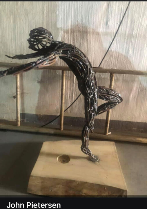 Escultura titulada "swept" por John Pietersen, Obra de arte original, Metales