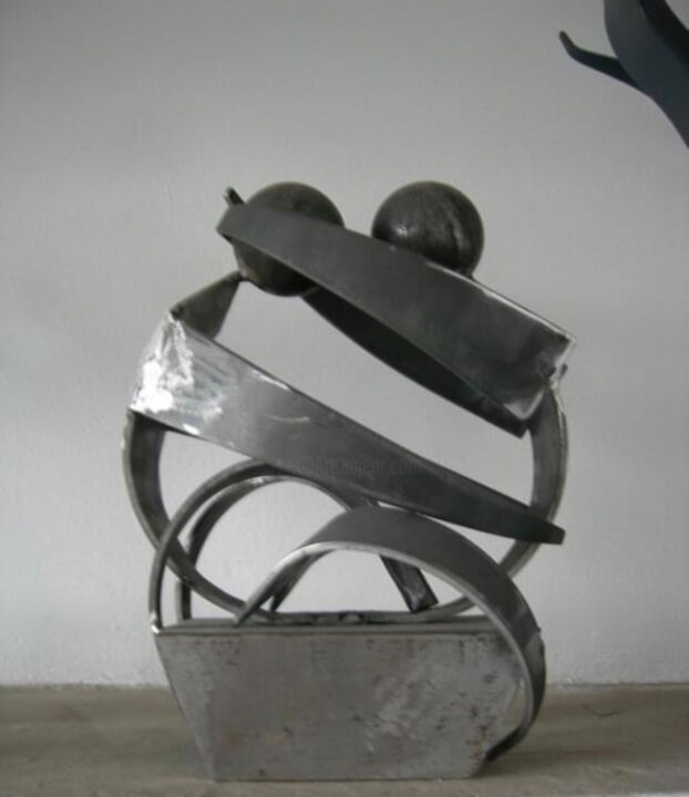 Escultura titulada "Together" por John Pietersen, Obra de arte original, Metales