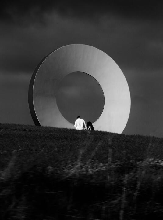 Фотография под названием "Small Circle" - Jonathan Musai, Подлинное произведение искусства, Цифровая фотография
