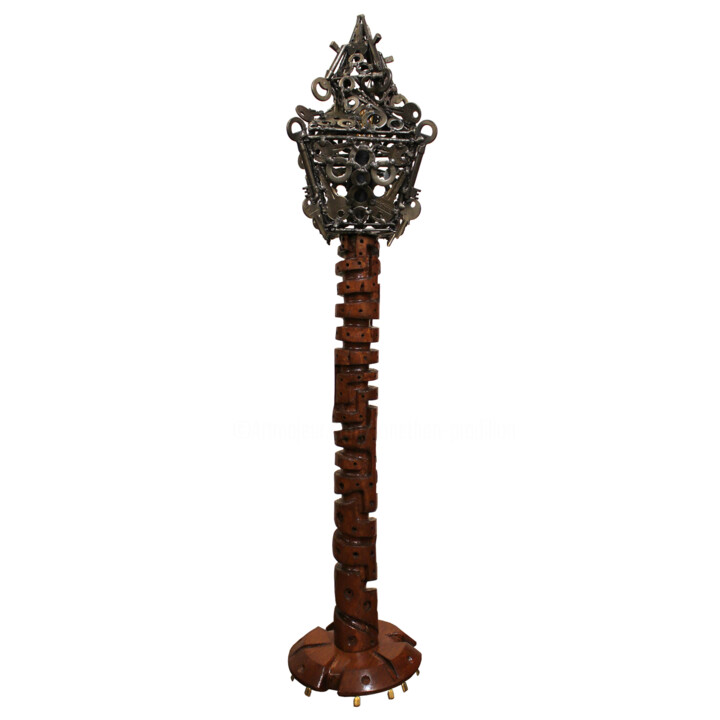 Design titled "Lampe totem" by Jonathan Pradillon, Original Artwork, Wood