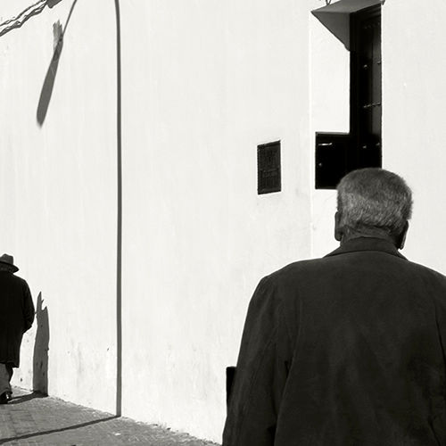 Fotografia intitulada "dos-hombres-pag-1-d…" por Jose Antonio Carmona Otero Carmona Otero, Obras de arte originais