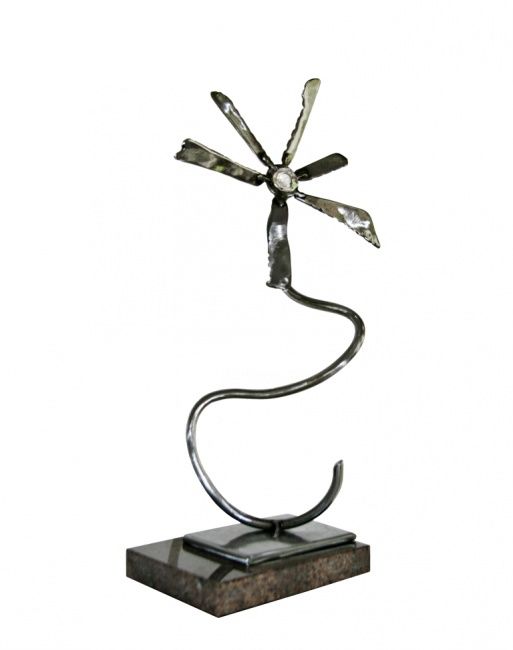 Sculpture titled "LUCIANA" by Jose Americo Pedroso Marques De Oliveira, Original Artwork, Metals