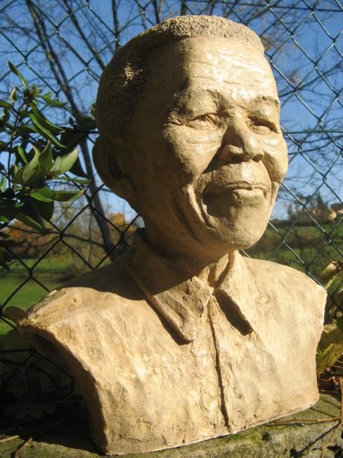 Sculpture intitulée "Mandela" par Joss'M, Œuvre d'art originale, Terre cuite