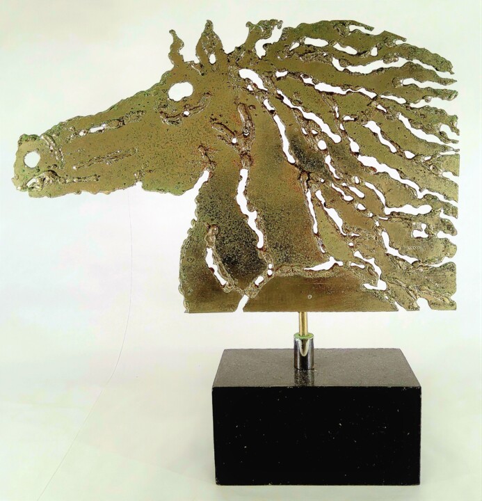 「Ironhorse」というタイトルの彫刻 José Rezendeによって, オリジナルのアートワーク, 金属