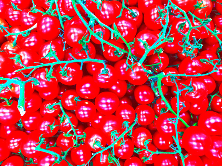 Photography titled "tomate cerise" by Jose Americo Jsilvares, Original Artwork, Manipulated Photography