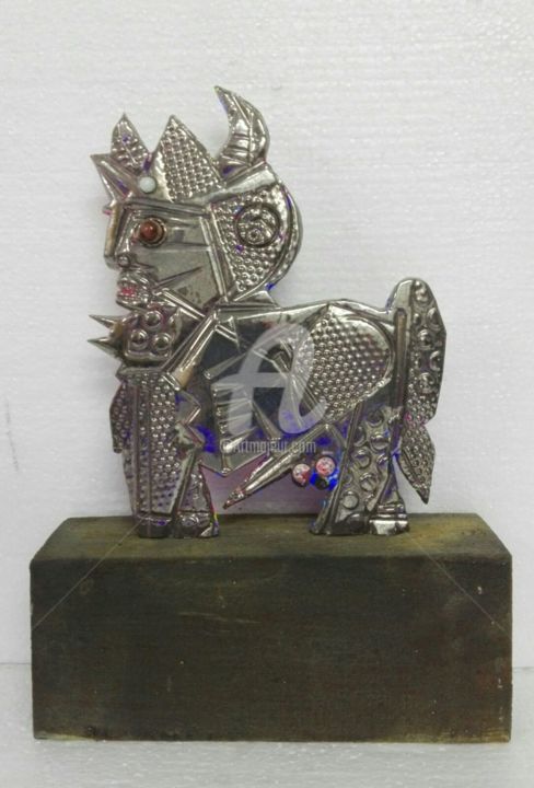 Escultura titulada "toro-platino-median…" por Juan Colon, Obra de arte original