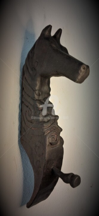 Sculpture titled "ESCULTOLLAVERO" by Juan Rojas, Original Artwork, Wood