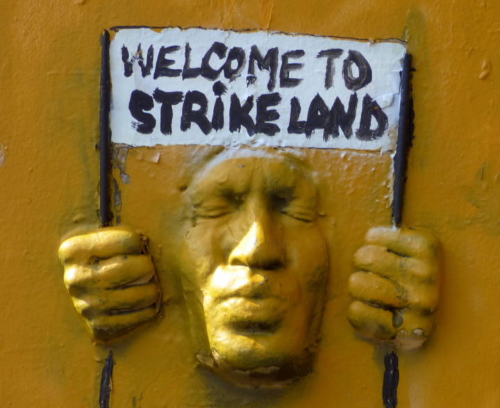 Fotografie mit dem Titel ""Welcome to Strikel…" von Jürgen Briem, Original-Kunstwerk