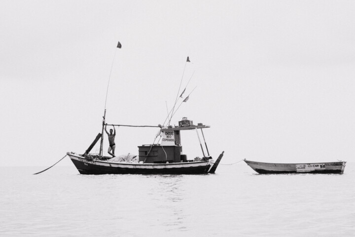 Fotografía titulada "Trancoso Boat #1, B…" por Juliana Vasquez, Obra de arte original, Fotografía digital
