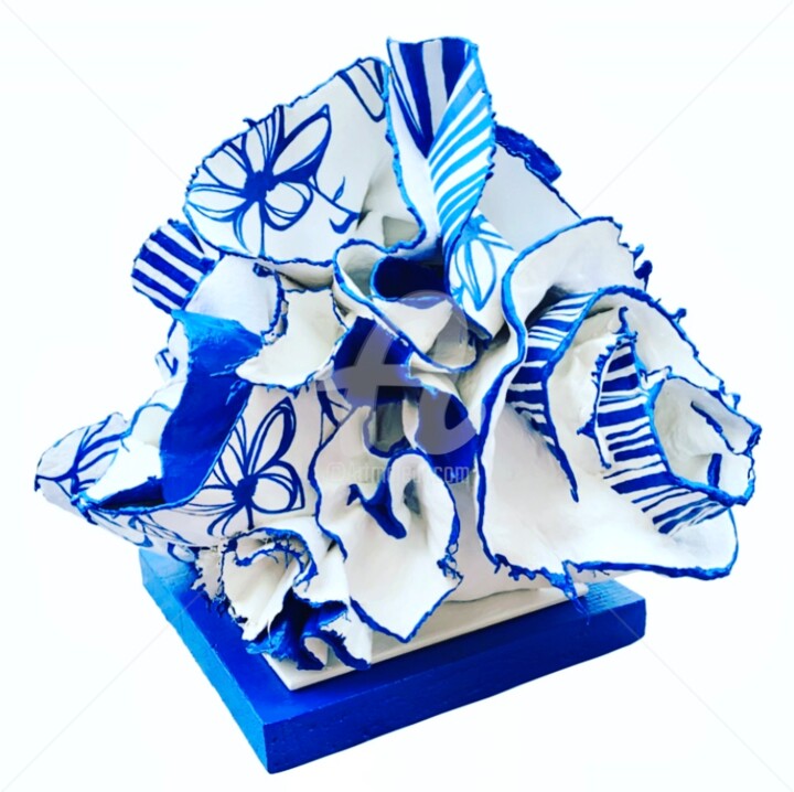 Sculpture titled "Bloom in Blue" by Julie Dalloz, Original Artwork, Terra cotta