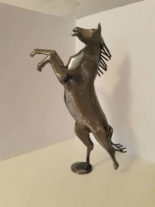 Sculpture intitulée "le chevale en furie" par Fée D'Acier, Œuvre d'art originale, Métaux