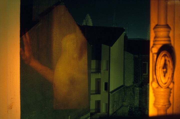 Photography titled "Autoportrait rue Ad…" by Julien Mérieau, Original Artwork, Non Manipulated Photography