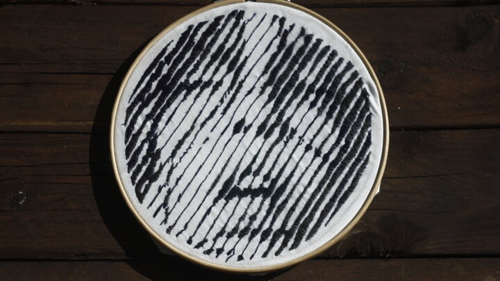 Art textile intitulée "UntitledOne" par Juno, Œuvre d'art originale, Broderie Monté sur Autre panneau rigide
