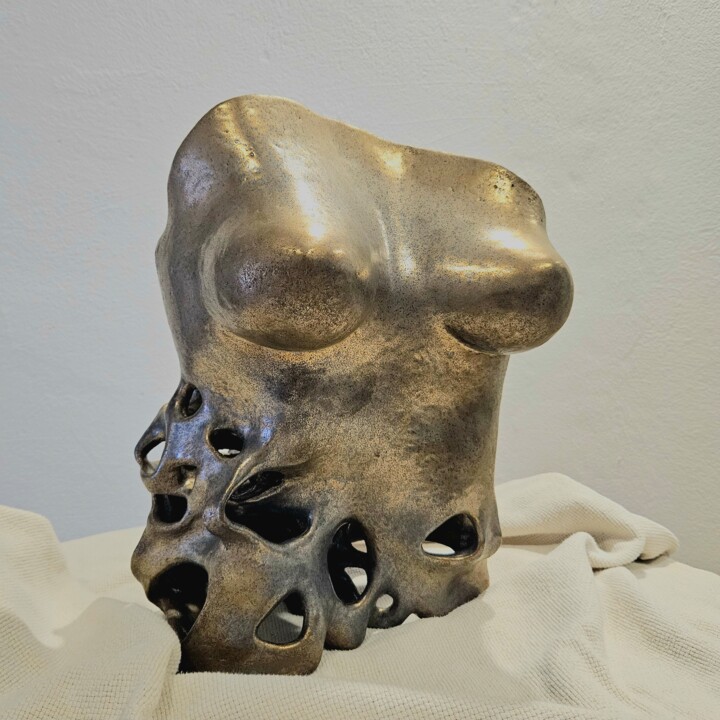 Скульптура под названием "Afrodyta" - Kamil Klucowicz, Подлинное произведение искусства, Керамика