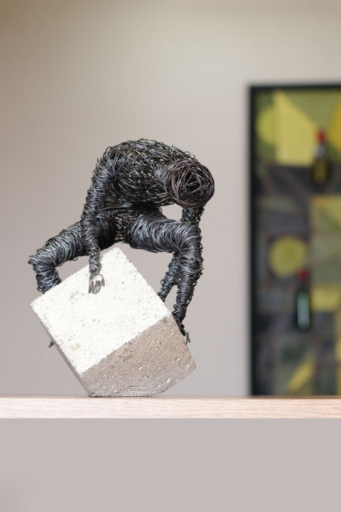 Скульптура под названием "Peak (24x17x18 3.1k…" - Karen Axikyan, Подлинное произведение искусства, бетон
