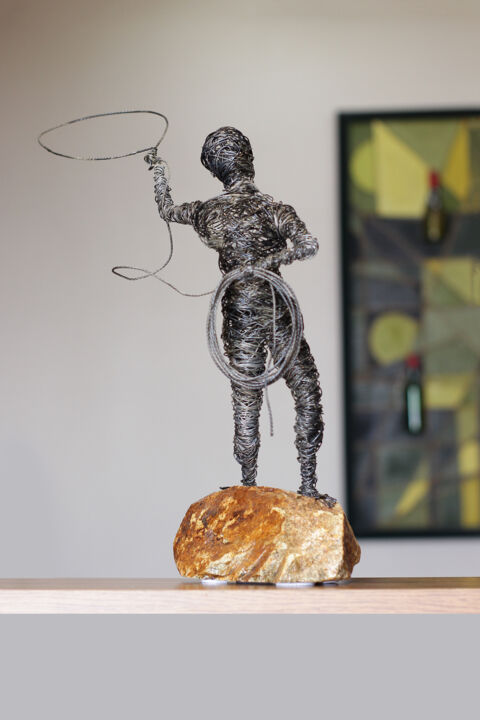 Escultura intitulada "Success hunter (40x…" por Karen Axikyan, Obras de arte originais, Metais
