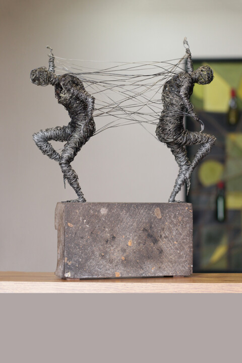 Скульптура под названием "Deadlock (40x30x16c…" - Karen Axikyan, Подлинное произведение искусства, Камень