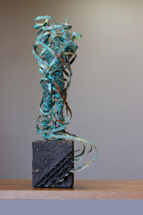 Sculpture intitulée "Mess (38x13x9 1.3kg…" par Karen Axikyan, Œuvre d'art originale, Métaux