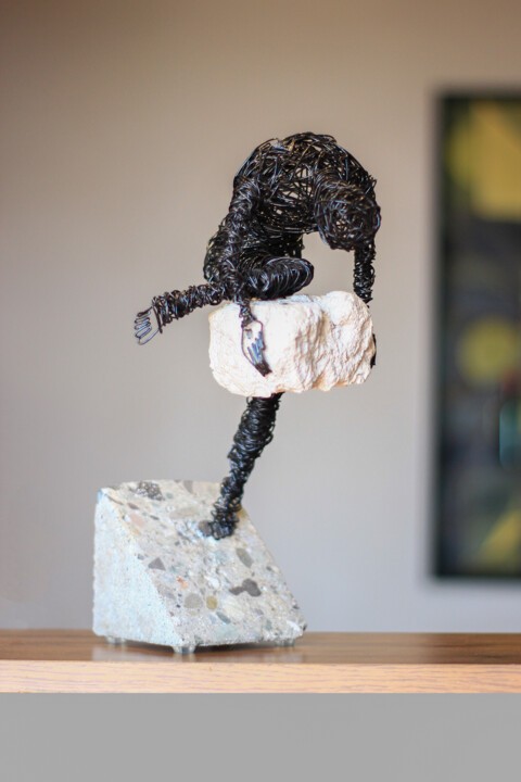 Sculpture intitulée "Challenging achieve…" par Karen Axikyan, Œuvre d'art originale, Métaux