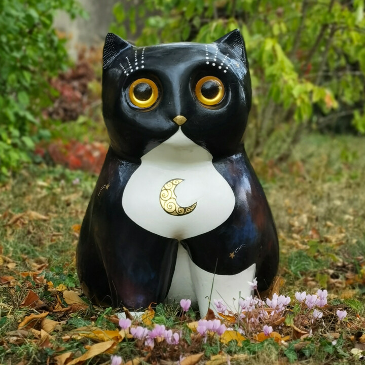 Sculpture titled "Cosmic cat" by Karine Me Moon, Original Artwork, Resin