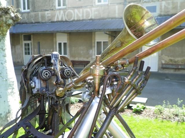 Sculpture titled "Tromboniste_(4).JPG" by Karlito Randriamahefa Lewandoski, Original Artwork