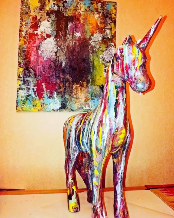 Sculpture intitulée "The Unicorn ©" par Kasiopea, Œuvre d'art originale, Papier mâché