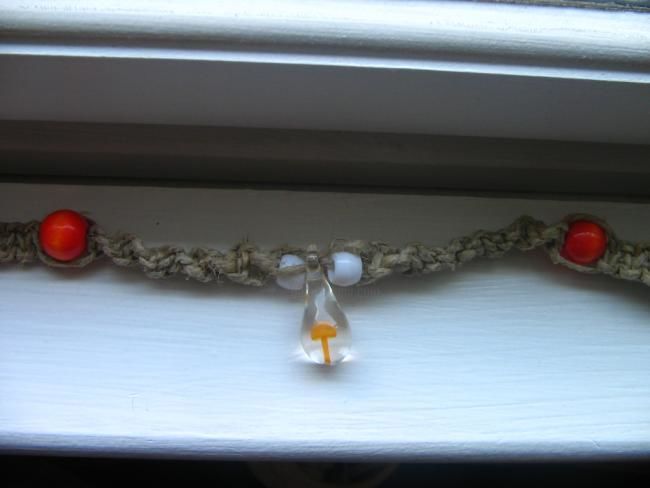 Design intitulée "Hemp necklace with…" par Katarina Long, Œuvre d'art originale