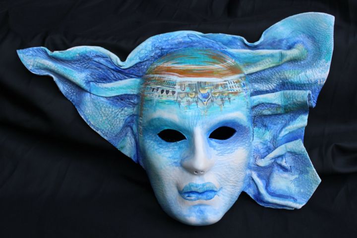 Sculpture intitulée "The mask "Spirit of…" par Katyusha Ray, Œuvre d'art originale, Autre