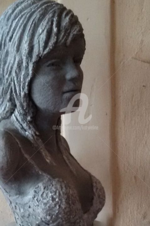 Rzeźba zatytułowany „Alicia” autorstwa Katyveline Ruiz, Oryginalna praca, Terakota
