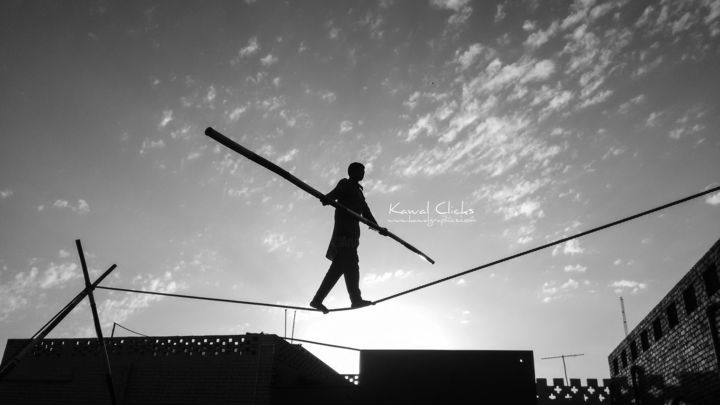 Фотография под названием "Walking on Rope" - Kawal Graphics, Подлинное произведение искусства