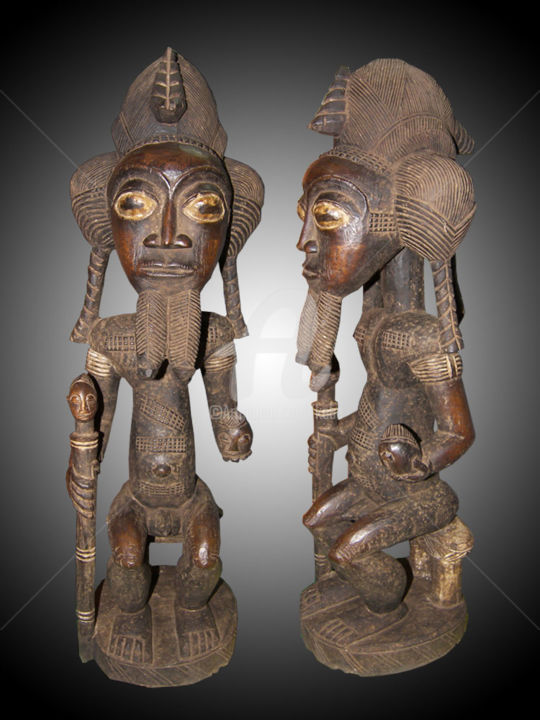 Escultura intitulada "Statuette Baoule ar…" por Kebe, Obras de arte originais, Madeira