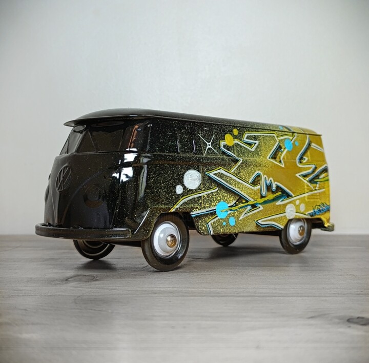 제목이 "VW BLACK"인 조형물 Kesa Graffiti로, 원작, 페인트 스프레이