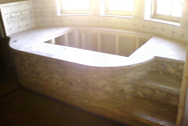 Design intitulée "curved riser tub de…" par Kevin Butler, Œuvre d'art originale