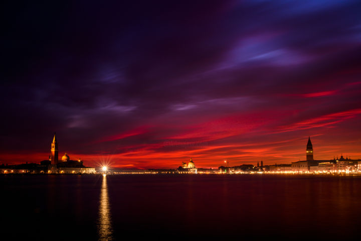 Fotografia intitulada "Venice Silk Sunset" por Kbrimson  Photography, Obras de arte originais, Fotografia digital