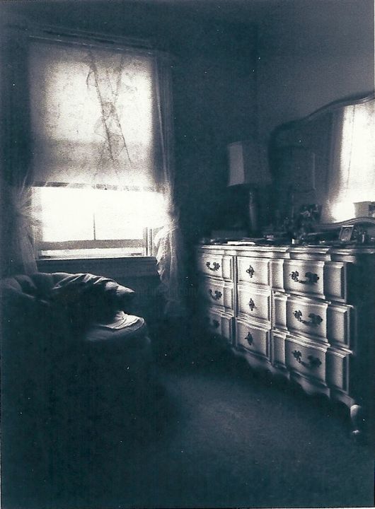 Fotografie mit dem Titel "Mother's Room" von Llewellyn Berry, Original-Kunstwerk, Digitale Fotografie