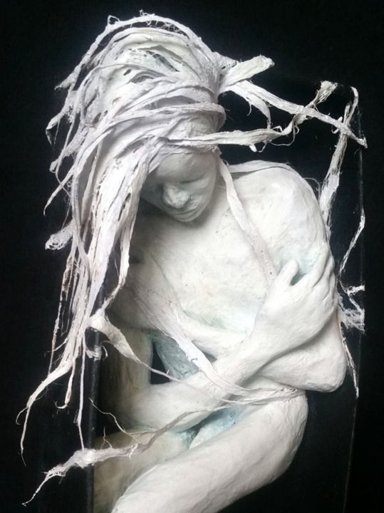 Sculptuur getiteld "Hibernation" door Karine Krynicki, Origineel Kunstwerk, Papier