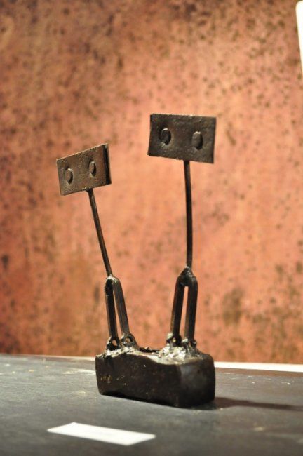 Sculpture titled "le couple" by Karine Krynicki, Original Artwork, Metals
