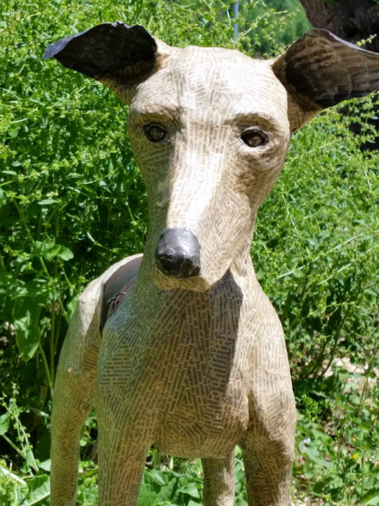 Sculpture titled "Le chien" by Karine Krynicki, Original Artwork, Paper