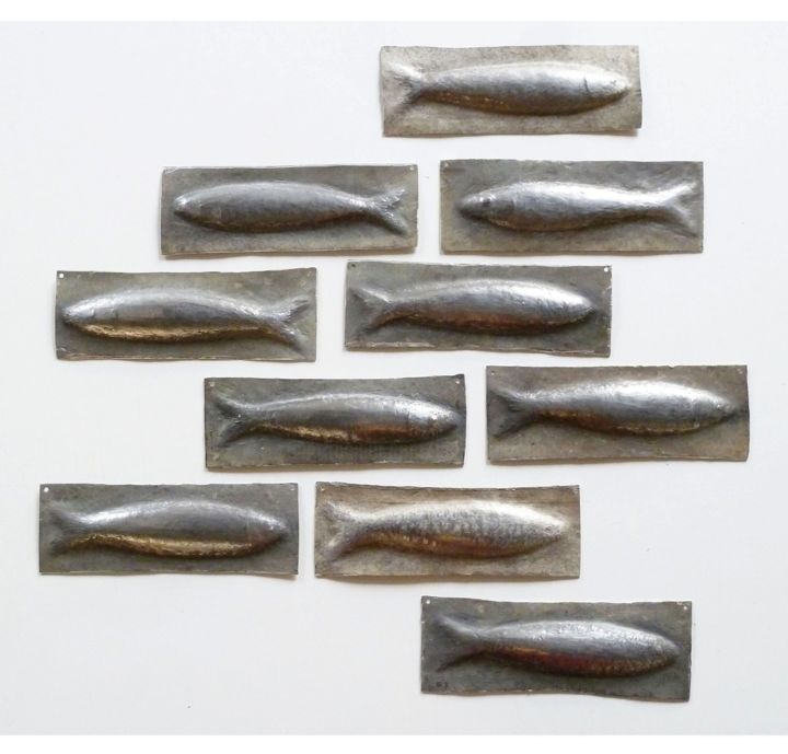 Sculpture titled "Sardines" by Kleinmanzano, Original Artwork, Metals