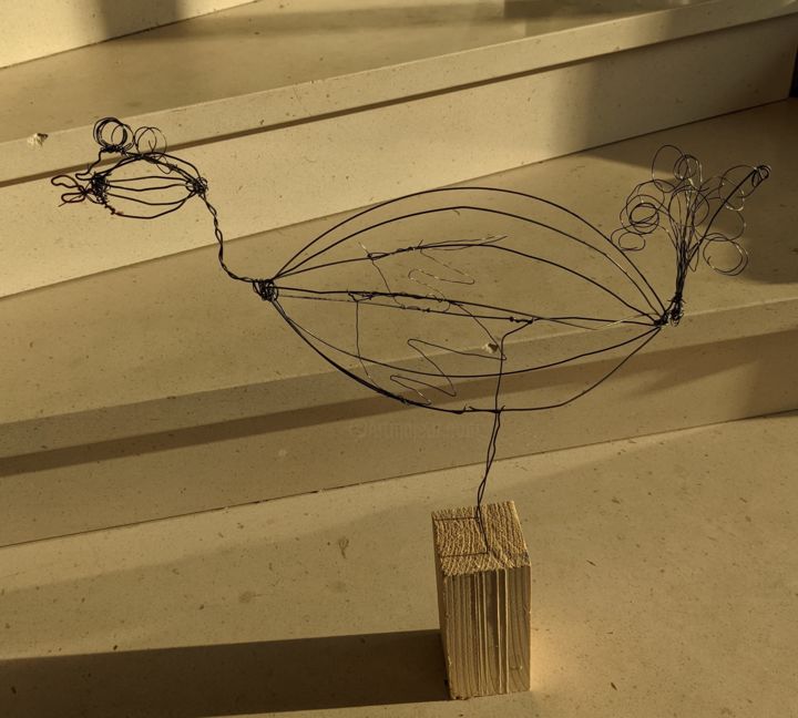 Sculpture titled "Georgette la poulet…" by Claire Ferrari (klrferr), Original Artwork, Wire