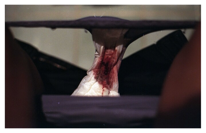 Photographie intitulée "uterus owner" par Kmar Douagi, Œuvre d'art originale, Photographie argentique