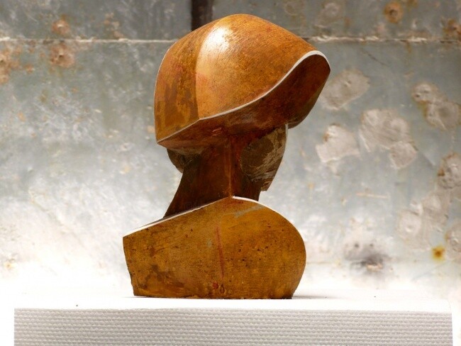 Sculptuur getiteld "ATRAM" door Konrad Ziolkowski, Origineel Kunstwerk, Mixed Media