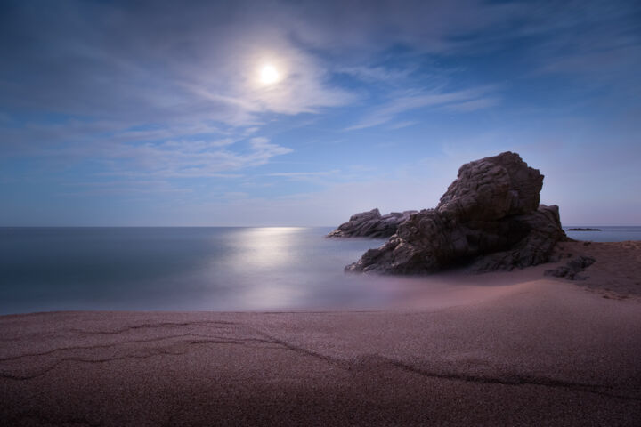 Fotografie mit dem Titel "Moonlight on the be…" von Marek Kopnicky, Original-Kunstwerk, Digitale Fotografie