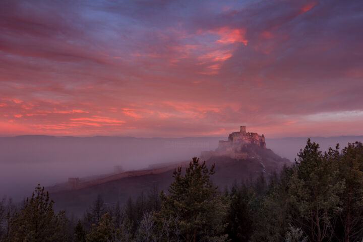 Photographie intitulée "Fiery morning" par Marek Kopnicky, Œuvre d'art originale, Photographie numérique